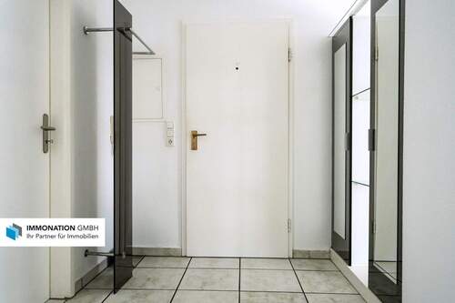 Wohnungseingang - 2 Zimmer Etagenwohnung in Seukendorf