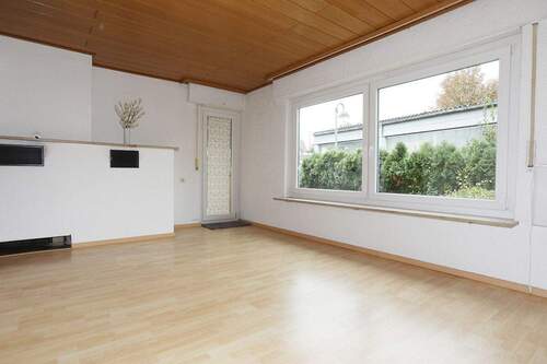 Wohnzimmer - Verkehrsgünstig gelegene Wohnung in Walheim