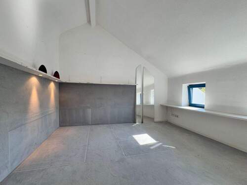 Schlafzimmer mit Ankleide - 