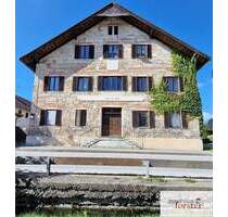 Großes Mehrfamilienhaus mit 6 WE + Ferienwhg. und Gewerbeeinheiten in Oderding - Polling