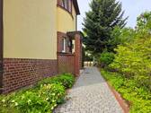 Weg zum Eingang - 
