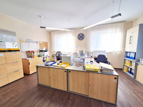 Büro EG - Halle in Neunkirchen am Sand
