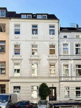ein schönes Haus mit hohen Decken - 
