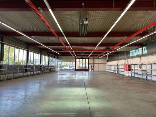 Produktionshalle - Gewerbe-Produktionshallen mit Bürotrakt in sehr attraktiver Geschäftslage
