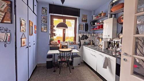 Küche EG - Mehrfamilienhaus, Wohnhaus mit 188,00 m&sup2; in Stuttgart zum Kaufen