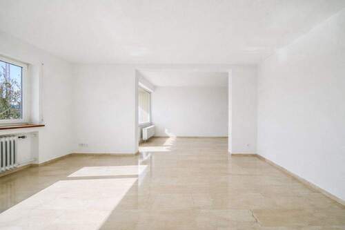 Wohnzimmer - 3 Zimmer Etagenwohnung zum Kaufen in Friedrichshafen