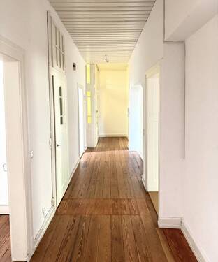 Diele, Blick z. Eingang - 