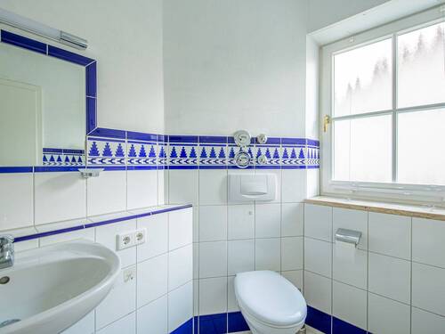 Bad mit Wanne - 2 Zimmer Etagenwohnung in Dießen am Ammersee