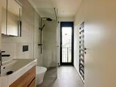 Gäste-WC mit Dusche - 