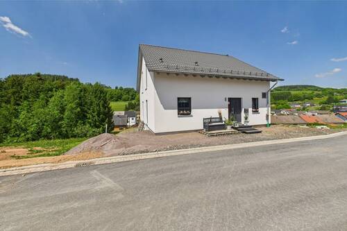 Frontansicht - 5 Zimmer Einfamilienhaus in Neroth