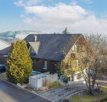 Eigenheim auch für mehrere Generationen mit Garten, 2 Garagen und Freistellplatz - Fridingen an der Donau