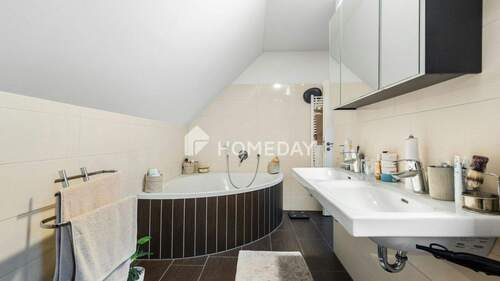 1. OG Badezimmer 2 - 