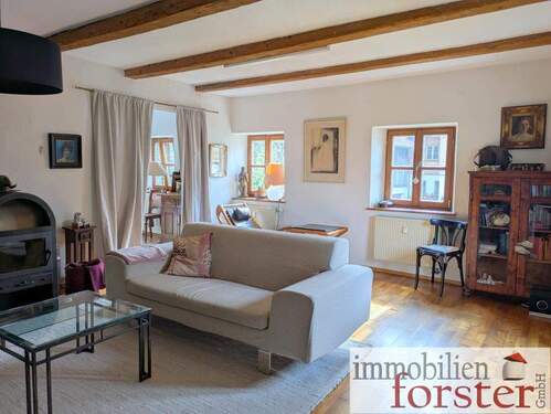 Wohnzimmer - 8 Zimmer Einfamilienhaus in Wielenbach