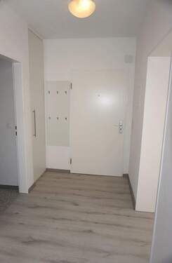 Eingangsbereich - 3 Zimmer Etagenwohnung in Zirndorf