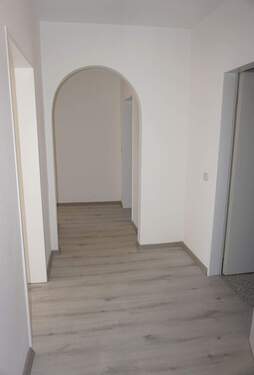 Diele und Flur mit viel Platz - Etagenwohnung mit 75,00 m&sup2; in Zirndorf zum Kaufen