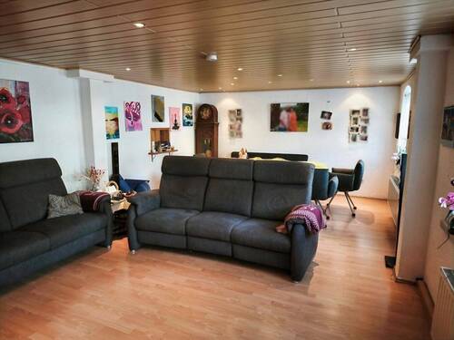 Wohnzimmer - 5 Zimmer Einfamilienhaus in Heidenheim