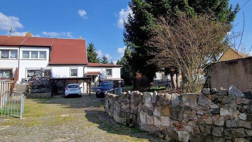Hausansicht - 7 Zimmer Doppelhaushälfte zum Kaufen in Pegau
