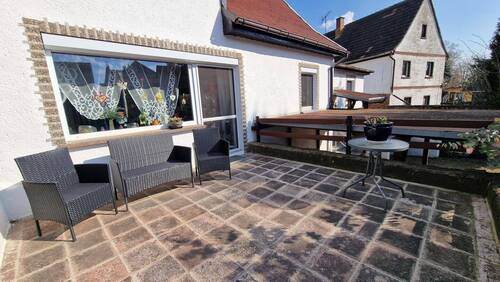 Terrasse - Doppelhaushälfte mit 156,00 m&sup2; in Pegau zum Kaufen