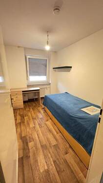 Bild 2 - 3 Zimmer Mehrfamilienhaus, Wohnhaus zum Kaufen in Eching