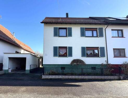 Außen - Stilvolle Doppelhaushälfte mit vielseitigem Raumkonzept in ruhiger Lage von Spielberg !!!