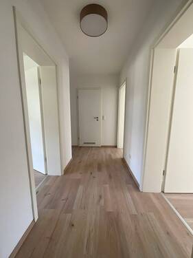 Flur - 3 Zimmer Etagenwohnung zur Miete in Radevormwald