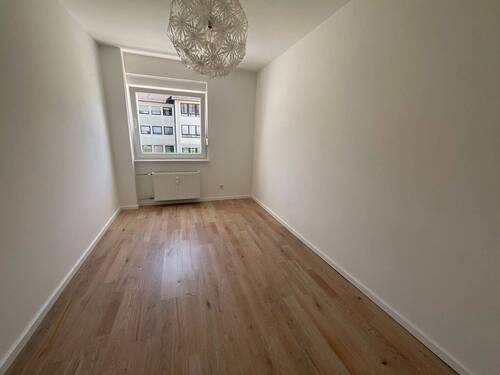 Zimmer 3 - 
