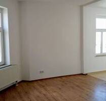 Günstige und vermietete 2-Zimmer mit Laminat, Aufzug und Eckwanne in guter Lage! - Chemnitz