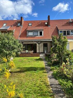 Hausansicht_hinten_entfernter - Familiendomizil mit Süd-West Terrasse in ruhiger Seitenstr. in Lankwitz