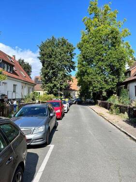 Blick_in_Straße - 