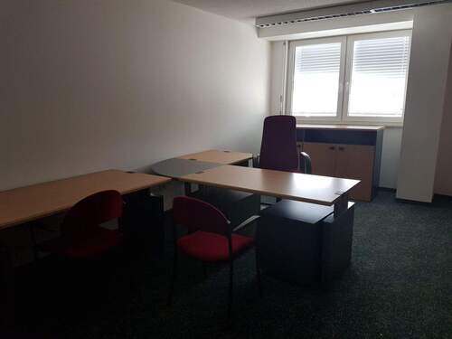 Bild 4 - Büro mit 29,00 m&sup2; in Roth zur Miete