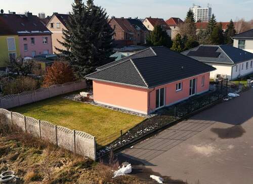 Drohnenaufnahme - 4 Zimmer Einfamilienhaus in Bitterfeld-Wolfen