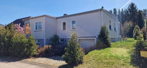 Straßenansicht der Immobilie - 4 Zimmer Einfamilienhaus zum Kaufen in Merzdorf