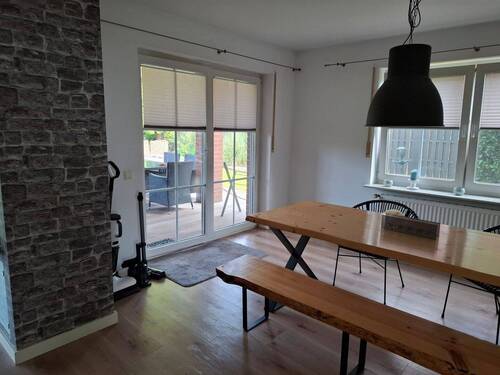 Esszimmer mit Zugang zur Terrasse - 