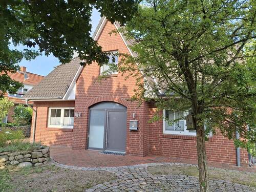 Eingang - 5 Zimmer Mehrfamilienhaus, Wohnhaus zum Kaufen in Fredenbeck