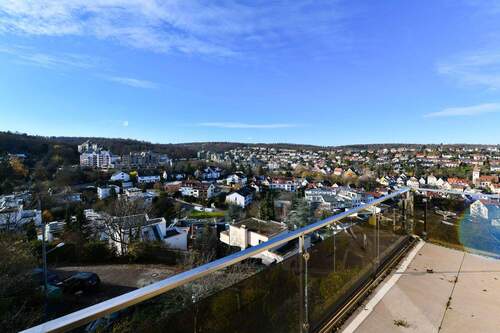 Ausblick DG-Balkon - 1 Zimmer Mehrfamilienhaus, Wohnhaus in Stuttgart