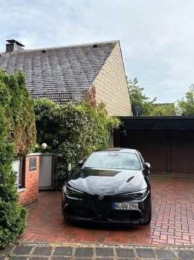 EFH mit EG+UG + Doppel-Garage - 