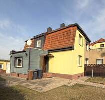 Idyllisches Wohnen in Zscherndorf - Doppelhaushälfte auf zwei Etagen & rund 300 qm Grundstück - Sandersdorf-Brehna