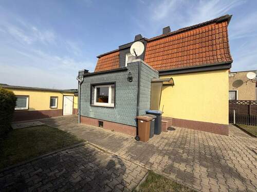 Objektansicht - 3 Zimmer Doppelhaushälfte in Sandersdorf-Brehna