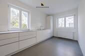 Küche Erdgeschoss - Stilvolle Erdgeschoss-Wohnung im hochwertig modernisierten Mehr-Familienhaus in Stuttgart-Degerloch.