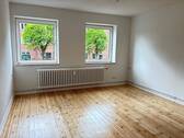 Wohnzimmer - 3-Zimmerwohnung im Herzen von Dietrichsdorf!