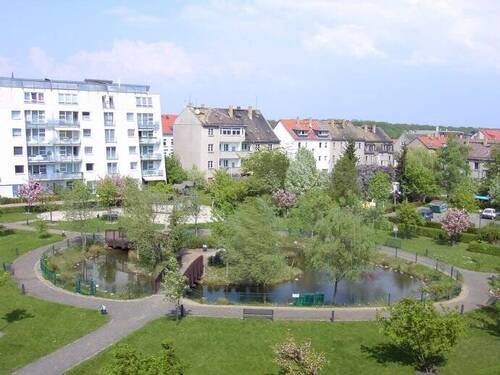 Wunderschön gestalteter parkähnlicher Innenhof - 