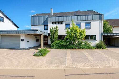 Bild 1 - Vielseitige Praxis- oder Bürofläche mit Parkplätzen in Giengen an der Brenz