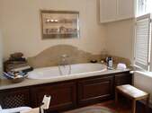 Bad mit Badewanne - 