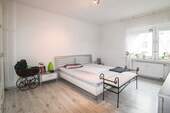 Schlafzimmer EG links - 