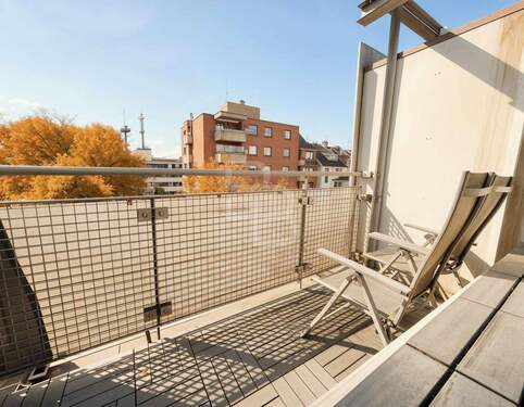 Balkon mit Stadtblick - (KI generiert) - Etagenwohnung mit 23,00 m&sup2; in Köln zum Kaufen