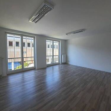 Wohnzimmer - 3 Zimmer Etagenwohnung in Gera