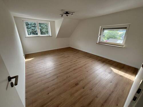 Wohnzimmer - 3 Zimmer Etagenwohnung zur Miete in Waldbröl