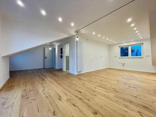 Offene Küche & Eingang ähnlich - 