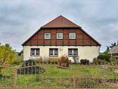 Bauernhaus mit Scheune - Frontansicht - 6 Zimmer Bauernhaus, Landhaus in Strasburg