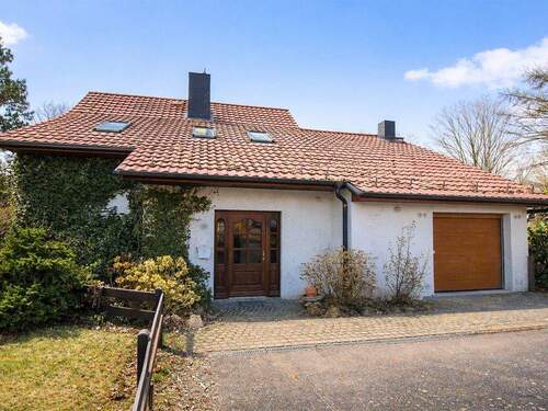 Straßenansicht - 5 Zimmer Einfamilienhaus zum Kaufen in Bad Oldesloe